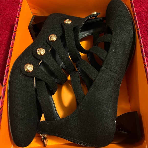 Tory Burch shoes - Picture 2 of 5